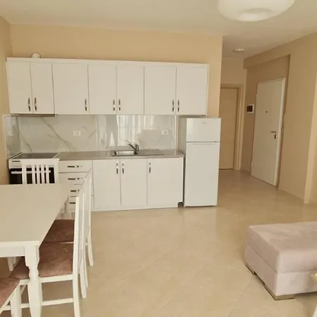 Azzura Flats Apartament *