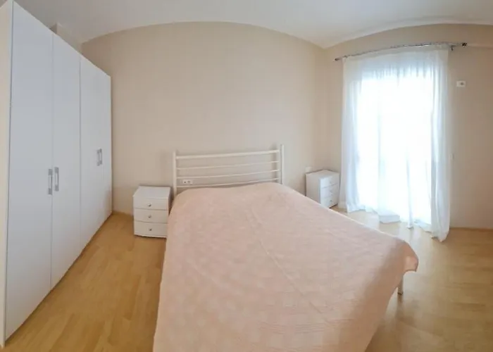 דירה Azzura Flats *